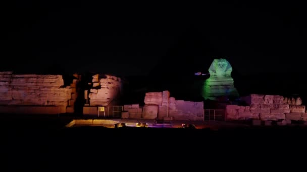 Káhira, Egypt-2019-05-03-výjev s jehlanovou světelnou show-celá scéna se rozsvítí — Stock video