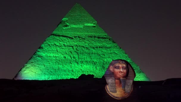 Kair, Egipt-2019-05-03-ostrosłupowy pokaz świetlny-Sfinks i Piramida go Dark — Wideo stockowe
