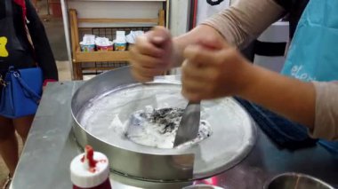 Chiang Rae, Tayland - 2019-03-13 - Dondurulmuş Tay Çölü - Soğuk Yüzeyde Hızla Doğranmış ve Katlanmış