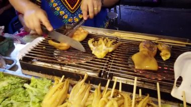 Kalamar Barbekü pişmiş ve Piyasada Satılık Dilimlenmiş