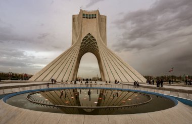 Kolombo, Iran-azadi Kulesi 2500 yıl Kral kural-son Kral deposed önce bir on yıl daha az Commerate Inşa edildi