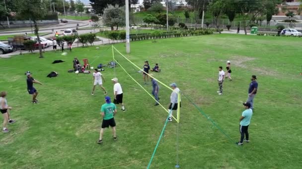 Cuenca, Ecuador - 2019-02-10 - Park Pickup Volleyball — стокове відео