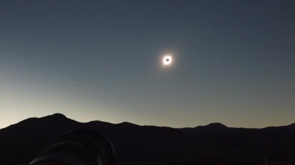 Vacuna, Chile - 2019-07-02 - Eclipse solar en su totalidad — Vídeos de Stock