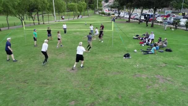 Cuenca, Ekvador - 2019-02-10 - Park Voleybolu - Düşük Hava Uzun Noktası — Stok video