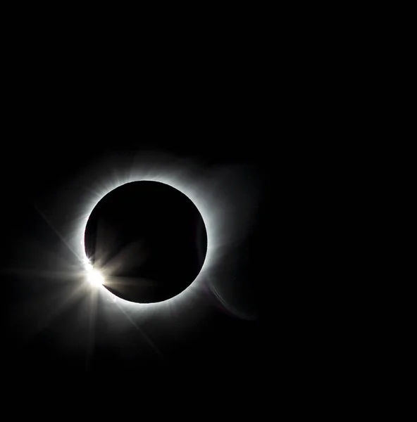2019年7月2日にチリから見た皆既日食の数秒前 — ストック写真