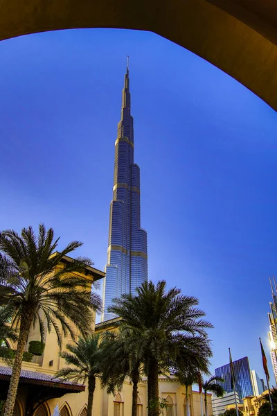 Бурдж Халифа - это высотное здание в мире, 160 этажей было завершено в 2008 году. — стоковое фото