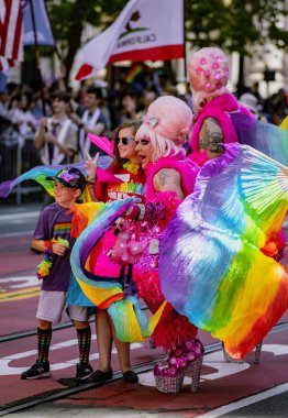 San Francisco Gay Pride Parade - Birçok Kimlikler, Bir Topluluk grup yürüyüşleri