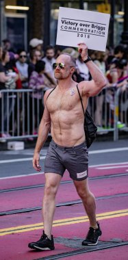 San Francisco Gay Pride Parade - Zafer Briggs yürüyüşleri Over