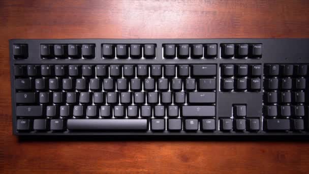 Keyboard top scan-hoge detent breed links naar rechts zwarte toetsen Slow Motion — Stockvideo