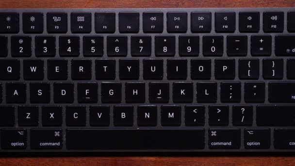 Escaneamento superior do teclado - Baixa retenção da esquerda para a direita Movimento lento — Vídeo de Stock