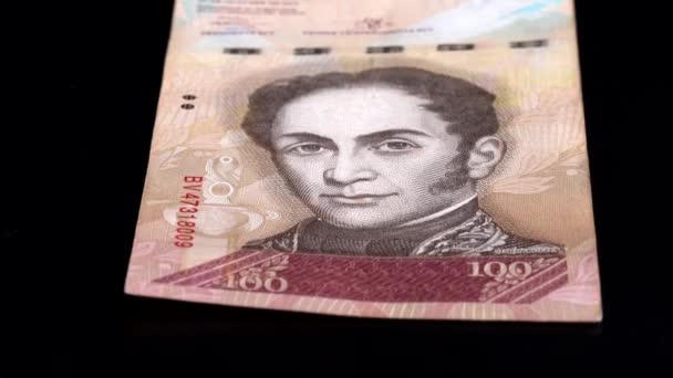 Valuta Scan lågt skärpedjup Venezuela 100 fram — Stockvideo