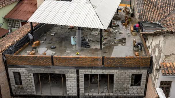 Cuenca, Ecuador - 2019-09-01- Appartement Bouw Timelapse - Muur van baksteen afgewerkt — Stockvideo