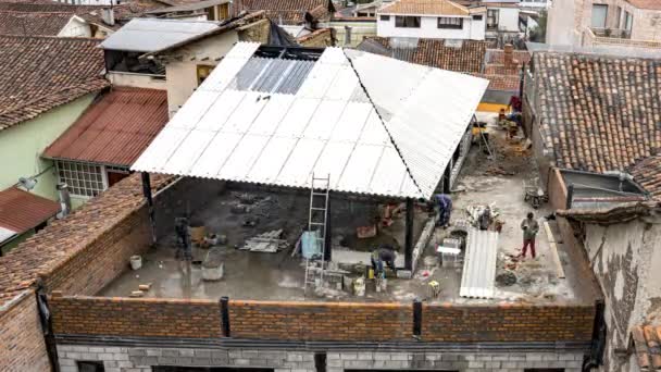 Cuenca, Equador - 2019-09-01- Construção de apartamentos Timelapse - Gazebo Brick Walls Constructed — Vídeo de Stock