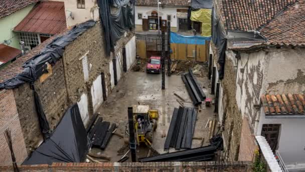 Cuenca, Équateur - 2019-09-01- Appartement Construction Timelapse - Poutres en acier érigées pour le premier étage — Video