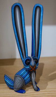 Sant Matin Ticajete, Meksika - 2019-11-26 Alebrije ahşap tavşanı