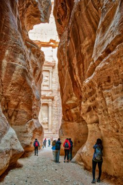 Petra, Ürdün - 2019-04-22 - Hazine 'ye Siq girişi