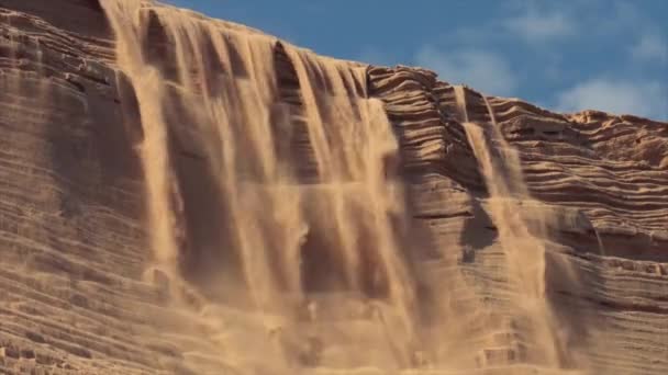 Una cascata di sabbia scorre lungo la faccia di una duna di sabbia — Video Stock