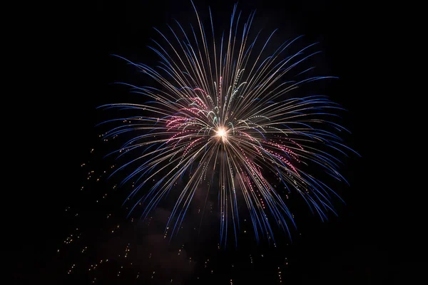 Fecho de fogos de artifício isolados para composição — Fotografia de Stock