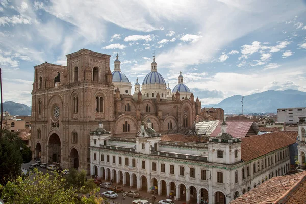 Cuenca, Ecuador - Dec 2, 2012: Elevated view of New Cathedral — стокове фото