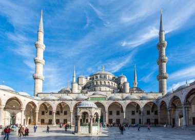 İstanbul, Türkiye - 1 Nisan 2016 - Mavi Cami 'nin İç Avlusu