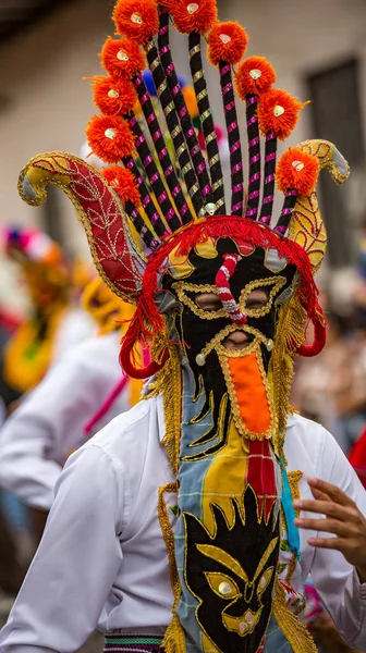 Cuenca, Ecuador - December 24, 2015 - Man wears devil costume in parade — Stock Photo, Image