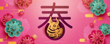 Çiçek ve boğa kesen zarif kağıtlarla Çin yeni yıl afişi pembe arka planda, Çince çeviri: