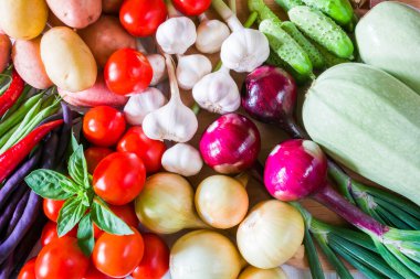 Taze olgun organik sebzelerin geçmişi. Üst yaşam