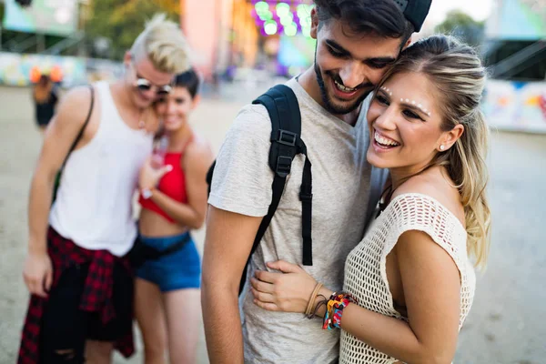 Happy Young Friends Having Fun Music Festival — Stock Photo, Image