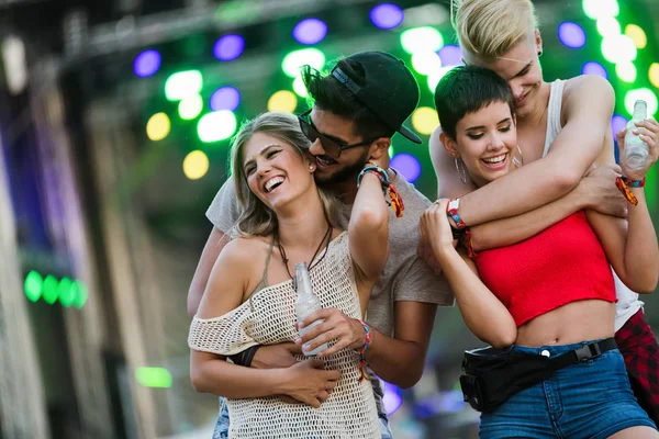 Happy Young Friends Having Fun Music Festival — Stock Photo, Image