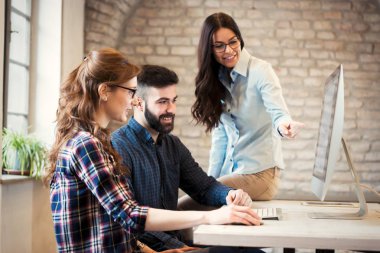 Office birlikte proje üzerinde çalışmaya Genç Mimarlar