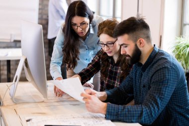 Office birlikte proje üzerinde çalışmaya Genç Mimarlar