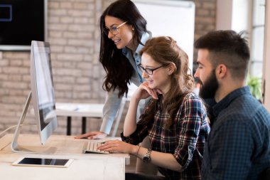 Office birlikte proje üzerinde çalışmaya Genç Mimarlar