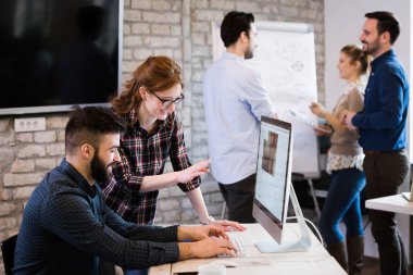 Office birlikte proje üzerinde çalışmaya Genç Mimarlar