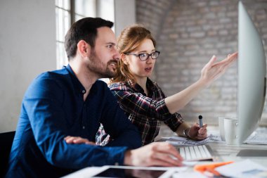 Office birlikte proje üzerinde çalışmaya Genç Mimarlar