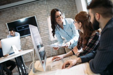 Office birlikte proje üzerinde çalışmaya Genç Mimarlar