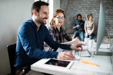 Office birlikte proje üzerinde çalışmaya Genç Mimarlar