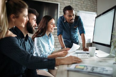 Office birlikte proje üzerinde çalışmaya Genç Mimarlar
