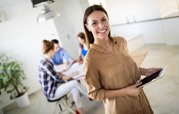 Startupteamwork Brainstorming Meeting Konzept Menschen Die Gemeinsam Einem Projekt Arbeiten — Stockfoto