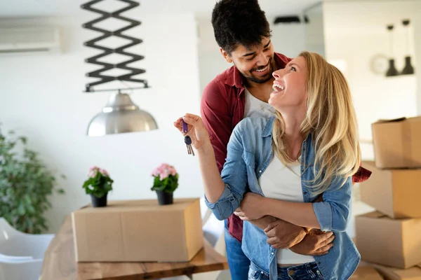 Young Couple Love Unpacking Cardboard Boxes New Home Moving Concept — Stock Photo, Image