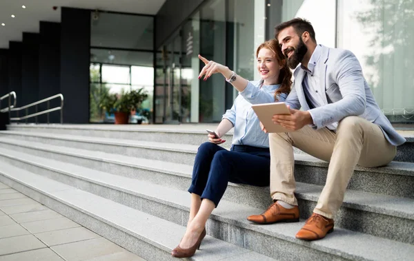 Picture Handsome Businessman Attractive Businesswoman Break Front Company — Stock Photo, Image