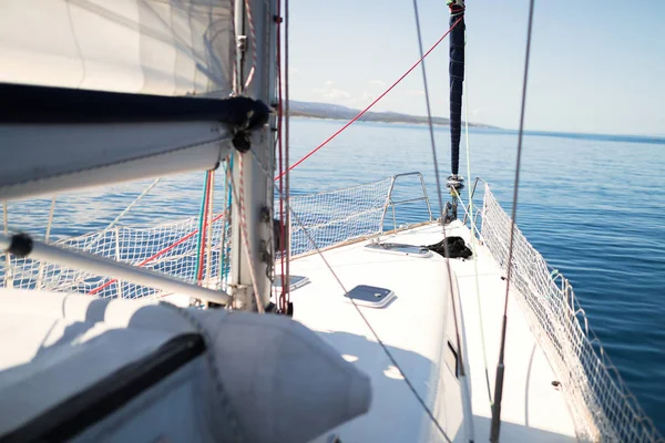 Retrato Barco Esporte Vela Mar Aberto — Fotografia de Stock