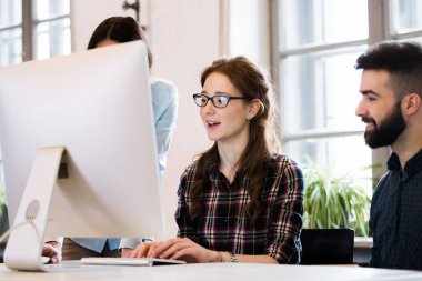 Office birlikte proje üzerinde çalışmaya Genç Mimarlar