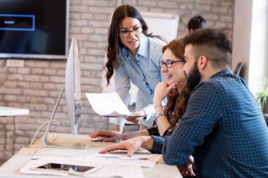 Office birlikte proje üzerinde çalışmaya Genç Mimarlar