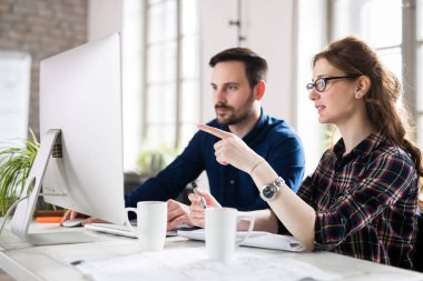 Office birlikte proje üzerinde çalışmaya Genç Mimarlar