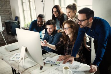 Office birlikte proje üzerinde çalışmaya Genç Mimarlar