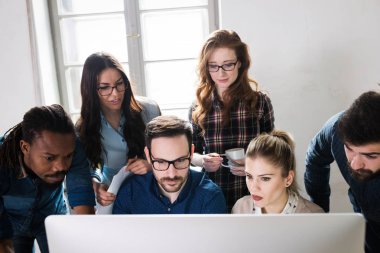 Office birlikte proje üzerinde çalışmaya Genç Mimarlar