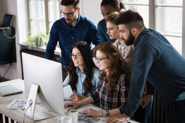 Office birlikte proje üzerinde çalışmaya Genç Mimarlar