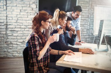 Office birlikte proje üzerinde çalışmaya Genç Mimarlar