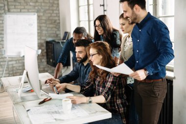 Office birlikte proje üzerinde çalışmaya Genç Mimarlar