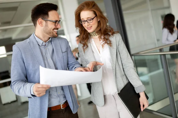 Gruppo Architetti Uomini Affari Che Lavorano Insieme Fanno Brainstorming — Foto Stock